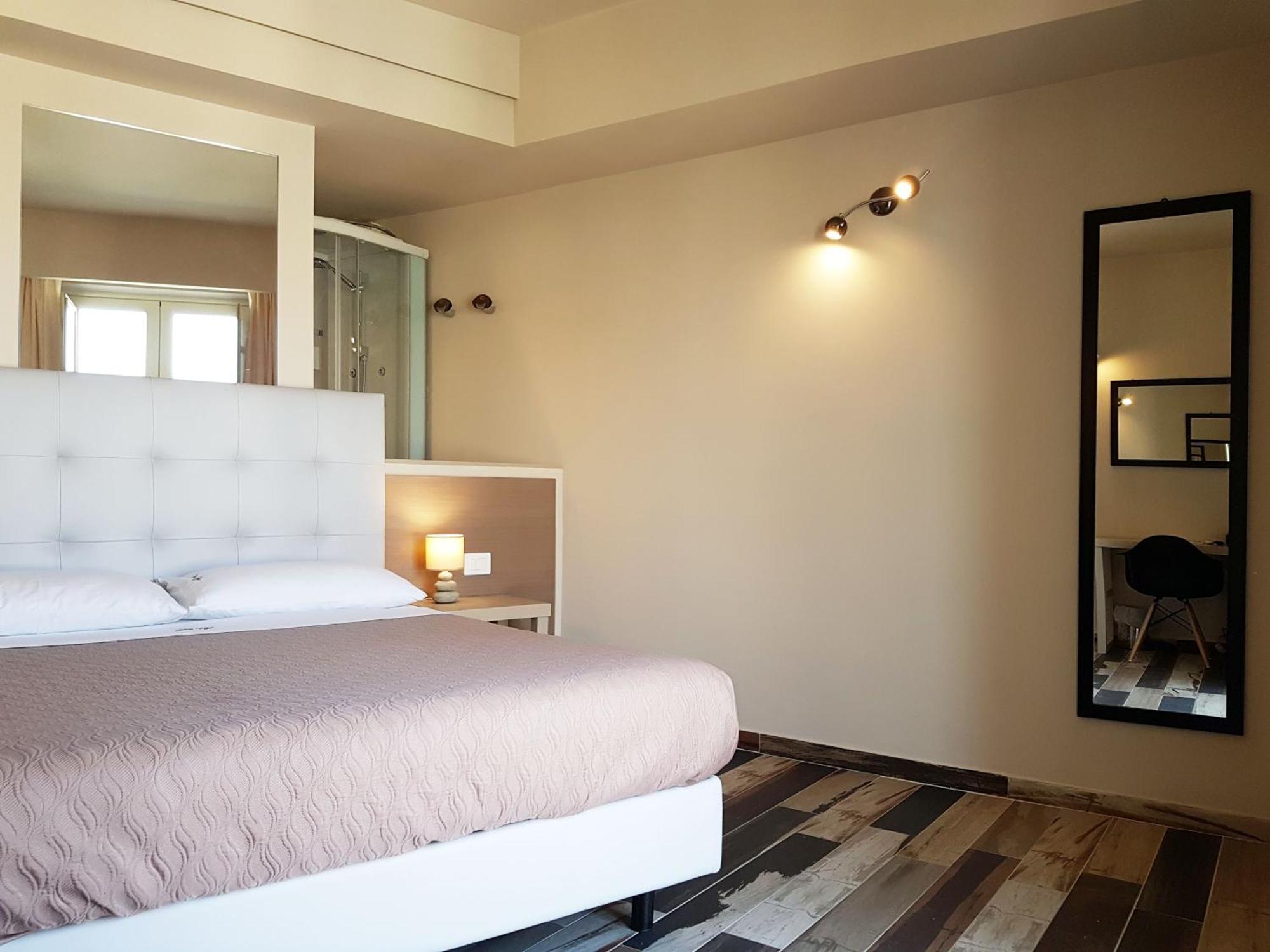 Don Ugo Luxury Rooms تروبيا الغرفة الصورة