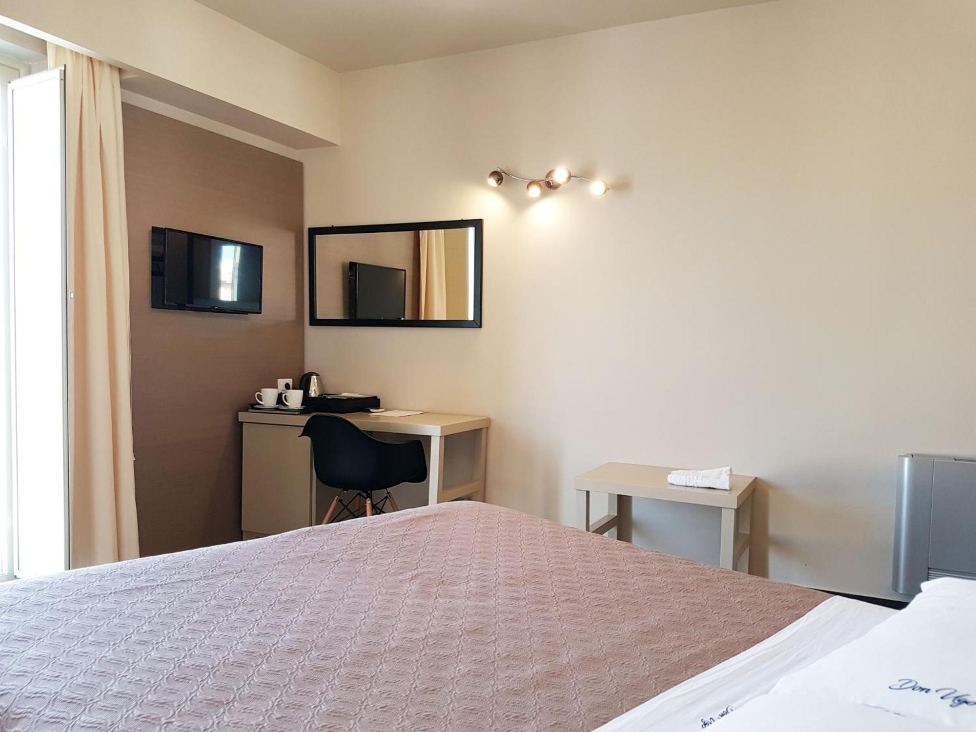 Don Ugo Luxury Rooms تروبيا الغرفة الصورة